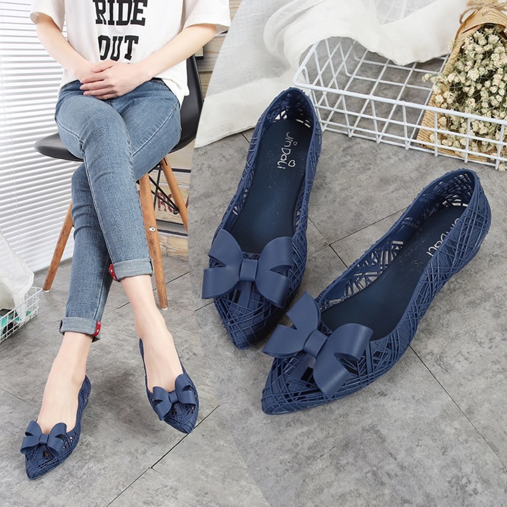 Women’s waterproof rain shoes